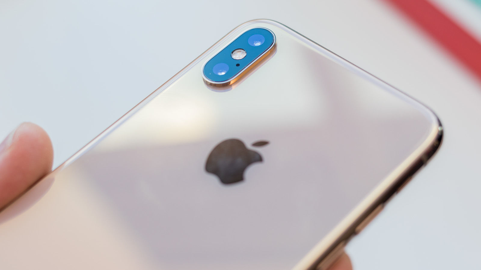 iPhone XS review: Design & build